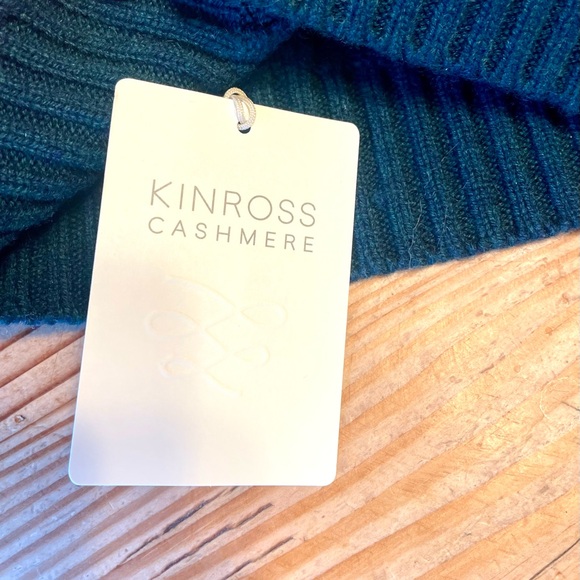 NWT Kinross Cashmere Cable Hat. - Picture 2 of 9